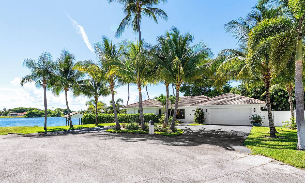 Lake Ida Shores House | 1-7 Months-April 15-Nov.15-pool-Lake Eden Sunsets! Boating-8min to Atlantic Ave!