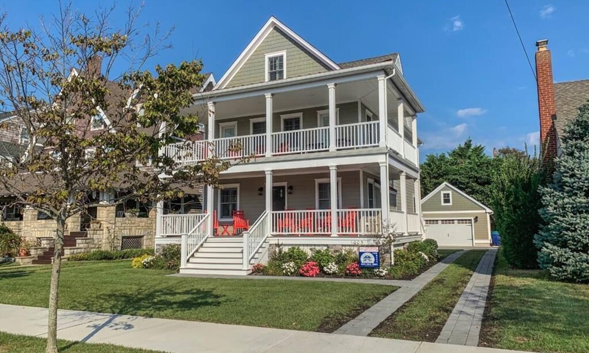 Cape May House | 1 Block to Beach & Promenade. Walk to downtown shops!
