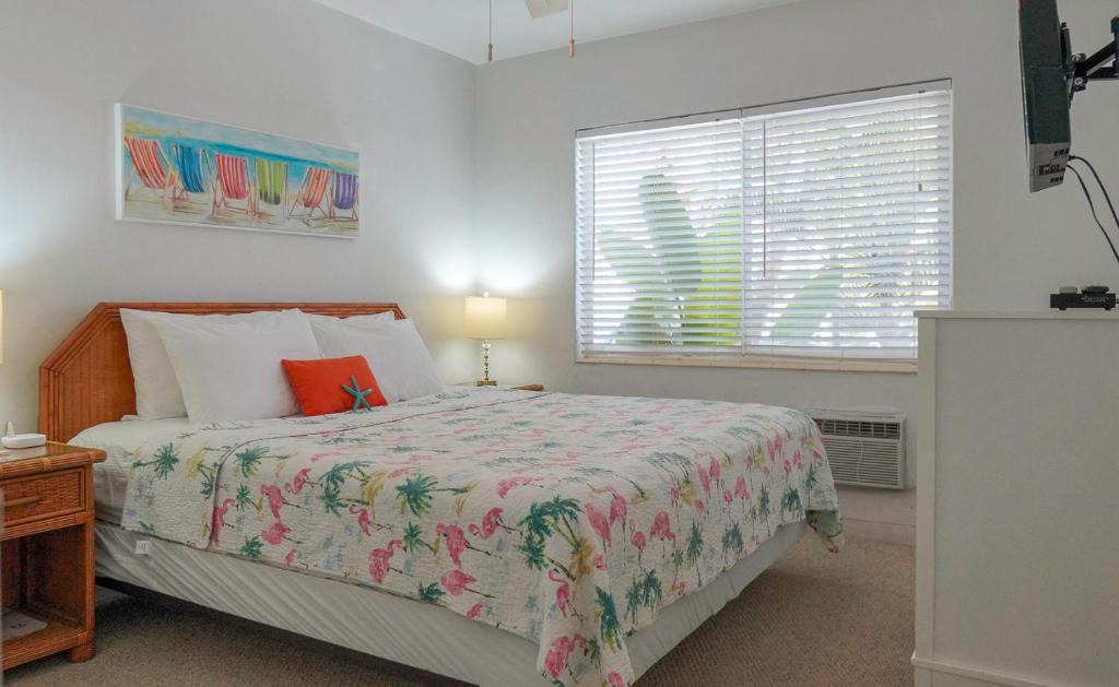 Treasure Island Apartment | 1 BR Suite Beautiful BEACHFRONT Unit #1