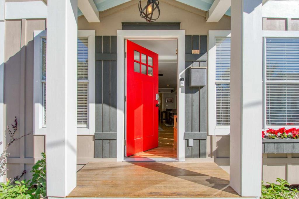 St. Augustine House | 1 Fletcher Ln