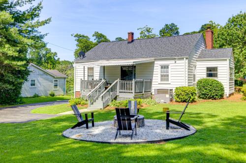 Greer House | 1 Mi to Downtown Greer: Family Home w/Gazebo!
