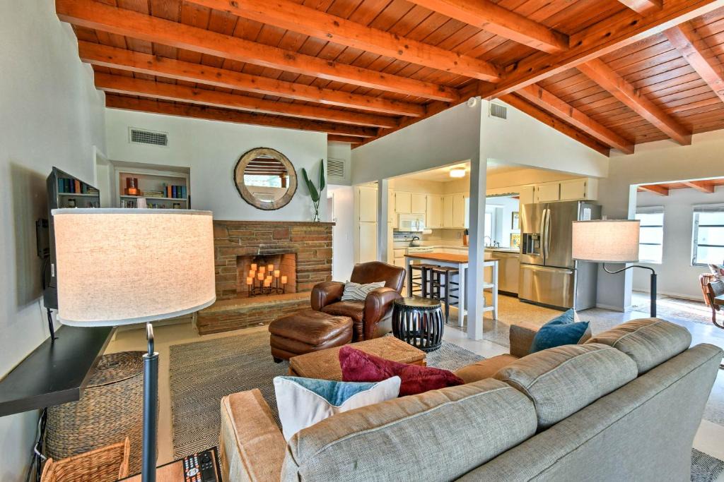 Laurel House | 1 Mi to Nokomis Beach Home with EV Charger