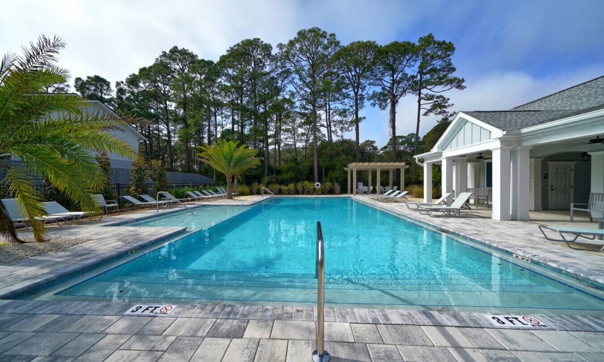 Panama City Beach Villa | 1 Mi to Sand & Surf: Townhome w/Pool in PCB!