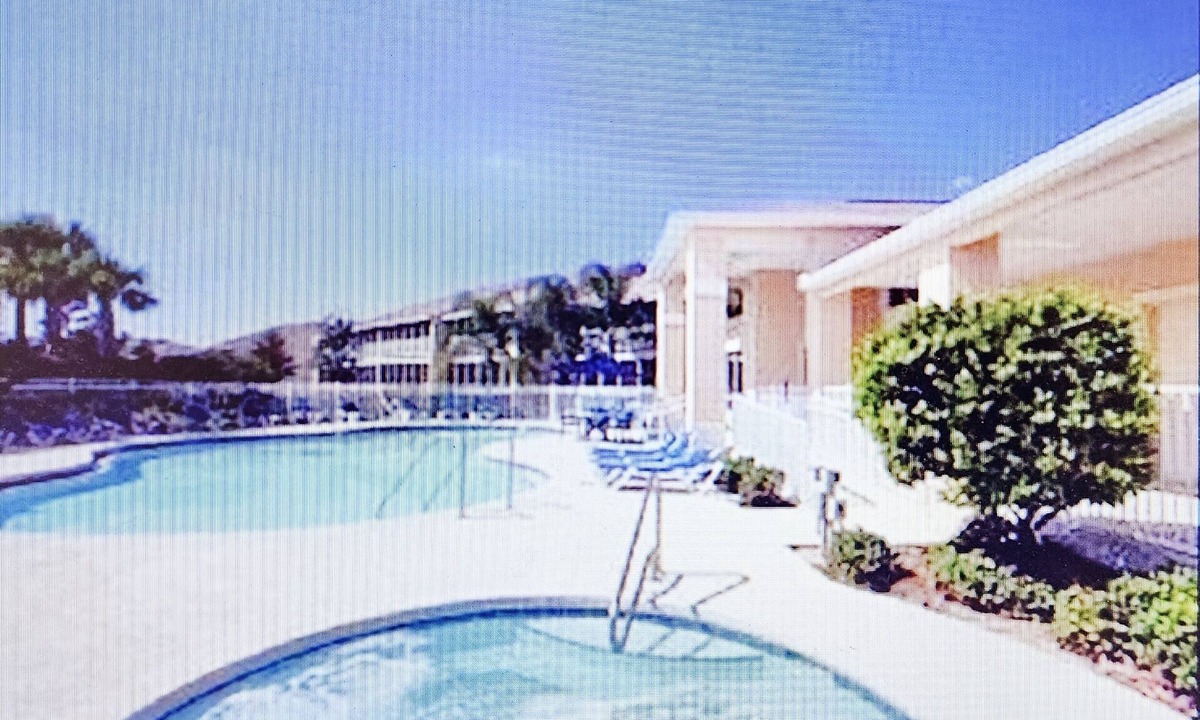 West Kissimmee Condo | 1 mile from Disney, Celebration FL, family Condo, free Wi-Fi Lake view