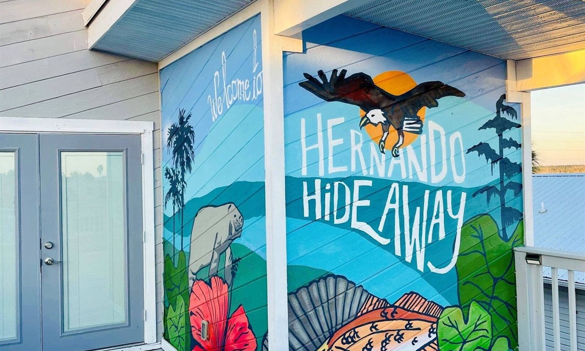 Spring Hill House | 100+Amenities~Waterfront~Pool~Firepit~Kayaks~Direct Gulf Acces:Hernando Hideaway
