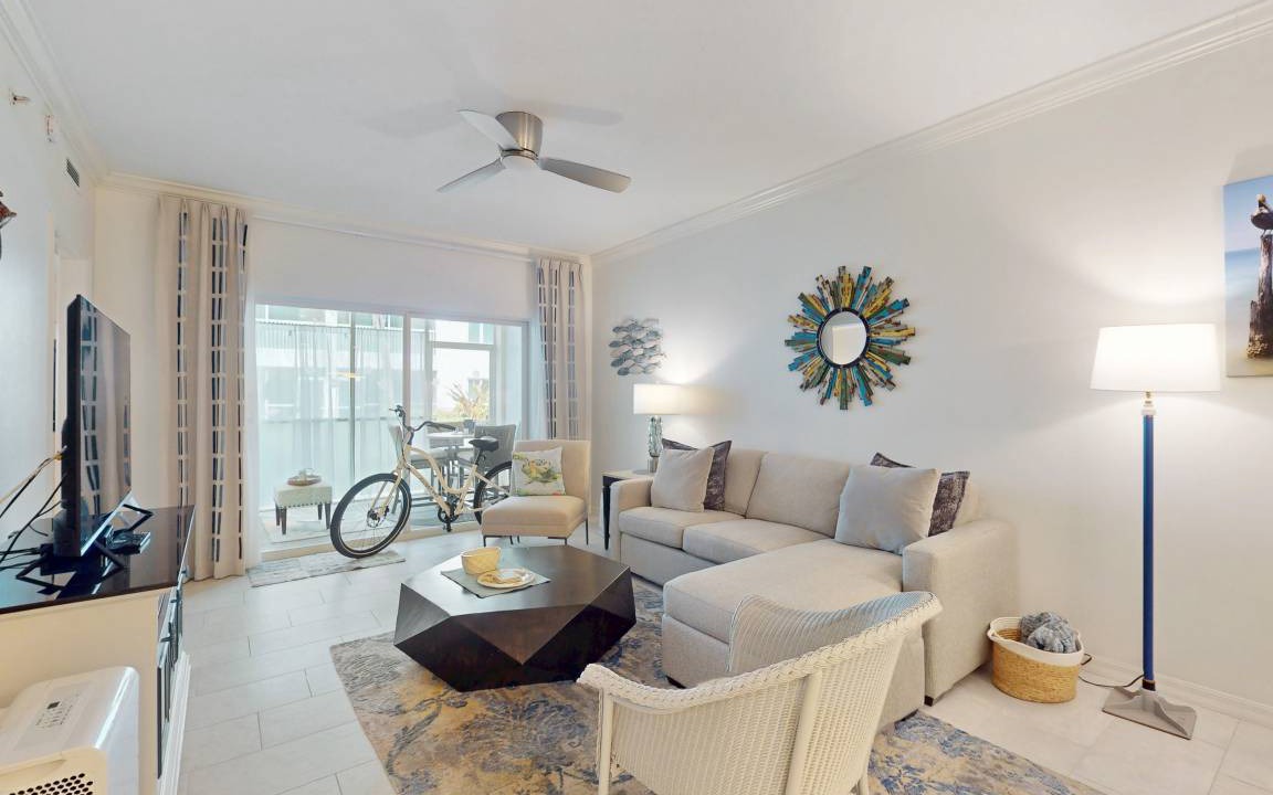 Redevelopment Area Condo | 101 m² Condo ∙ 2 bedrooms ∙ 4 guests