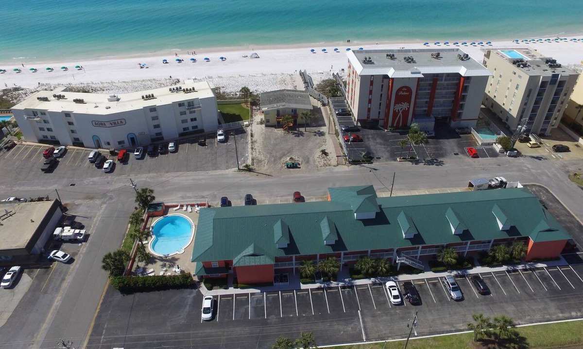 Fort Walton Beach Condo | 105 Tropical Isle Cozy Gulfside Condo ~ Beach Svc Included ~ JULY SALE