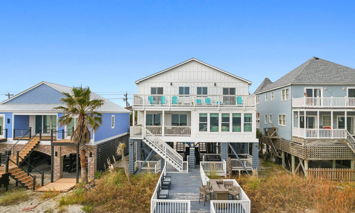 Garden City House | 10BR Family Retreat w/Private Hot Tub & Beach Access