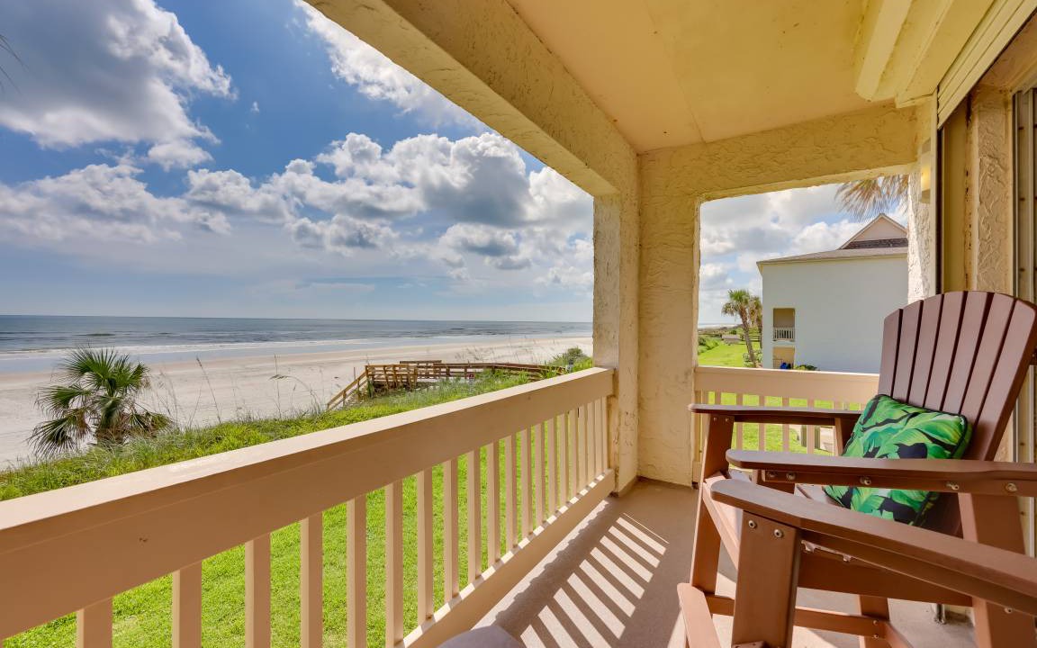 Crescent Beach Apartment | 111 m² Apartment ∙ 2 bedrooms ∙ 6 guests