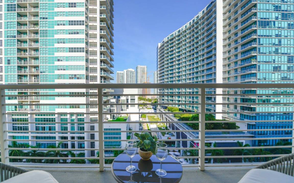 Midtown Apartment | 112 m² Apartment ∙ 2 bedrooms ∙ 6 guests