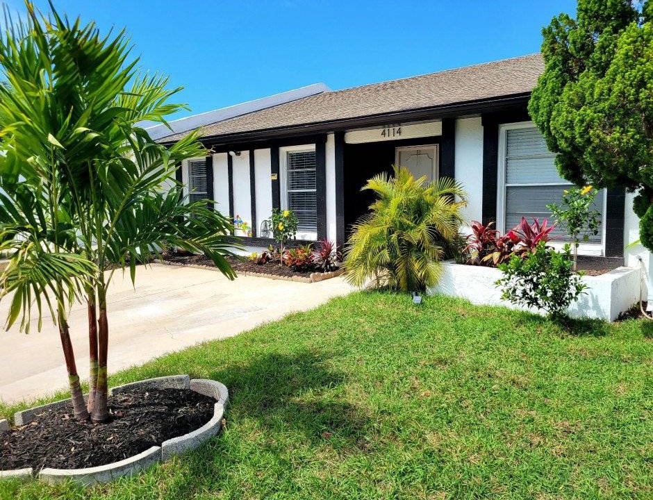 Bradenton Villa | 114 m² Villa ∙ 3 bedrooms ∙ 6 guests