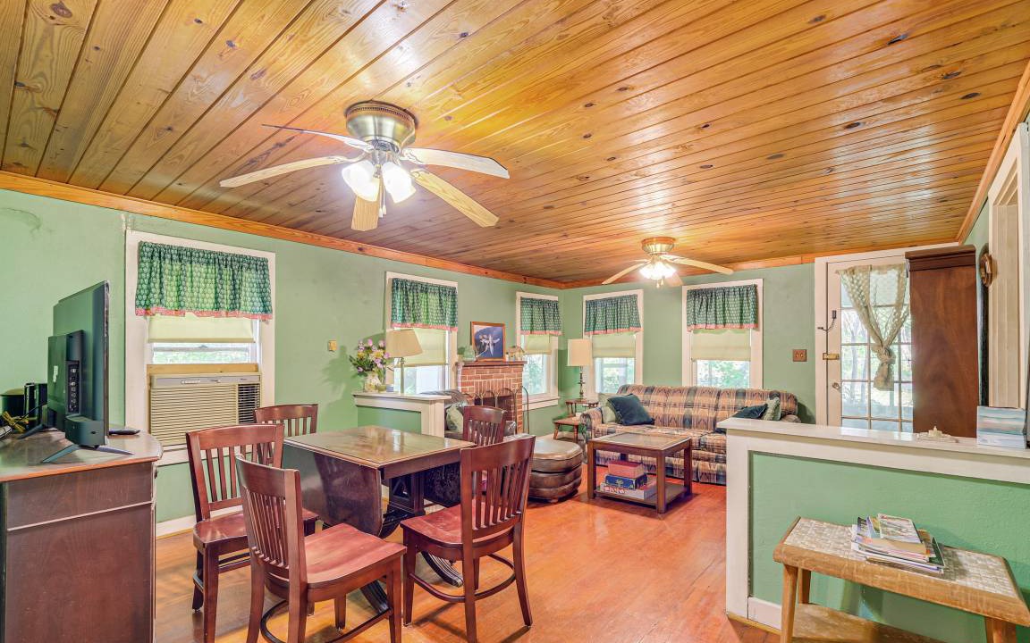 Floral City House | 118 m² House ∙ 2 bedrooms ∙ 6 guests