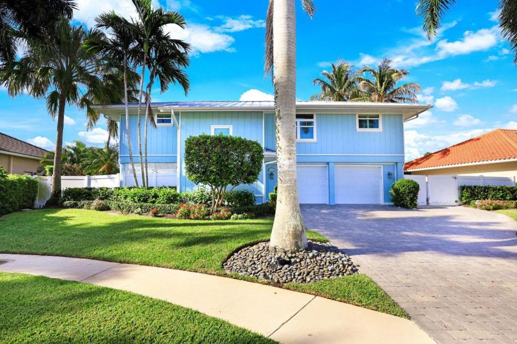 Marco Island House | 1187 Bond Court