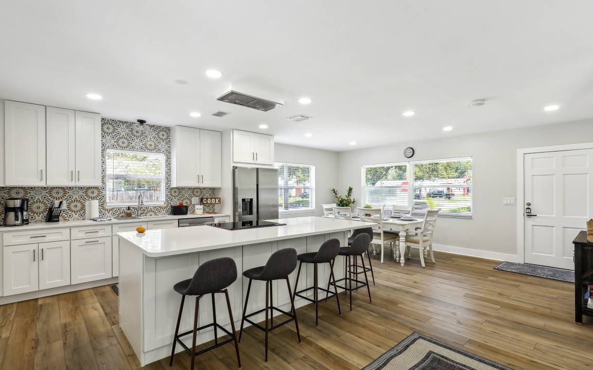 Riverside Heights House | 120 m² House ∙ 3 bedrooms ∙ 8 guests