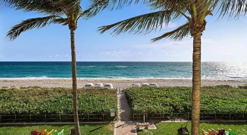 Palm Beach Hotel | 121 m² Hotel ∙ 3 bedrooms ∙ 127 guests