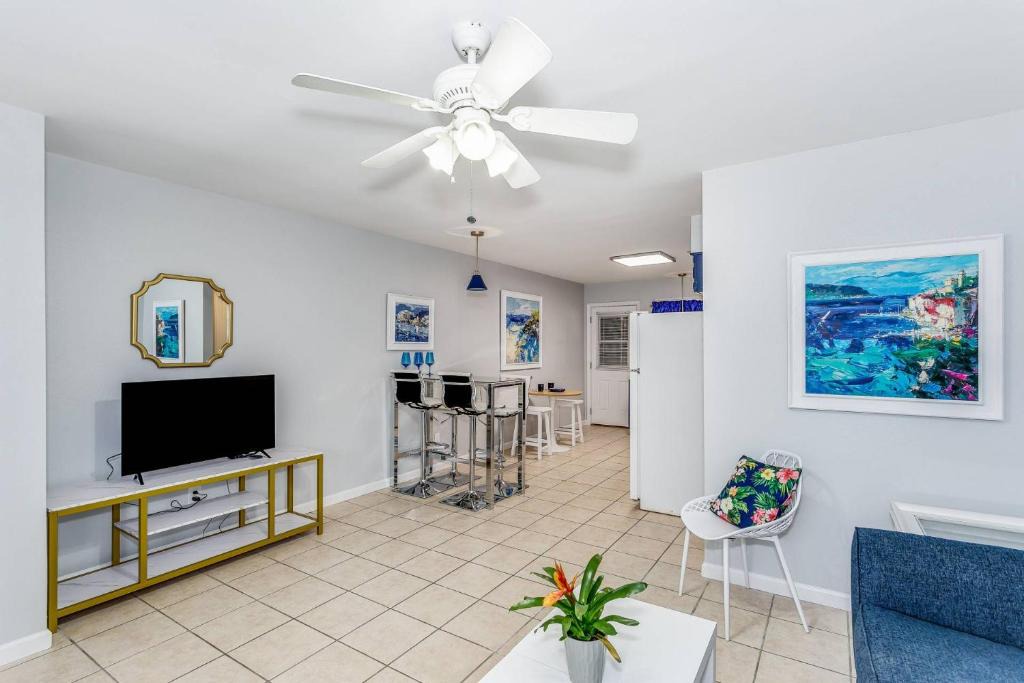 Pensacola House | 125 Shirley Dr