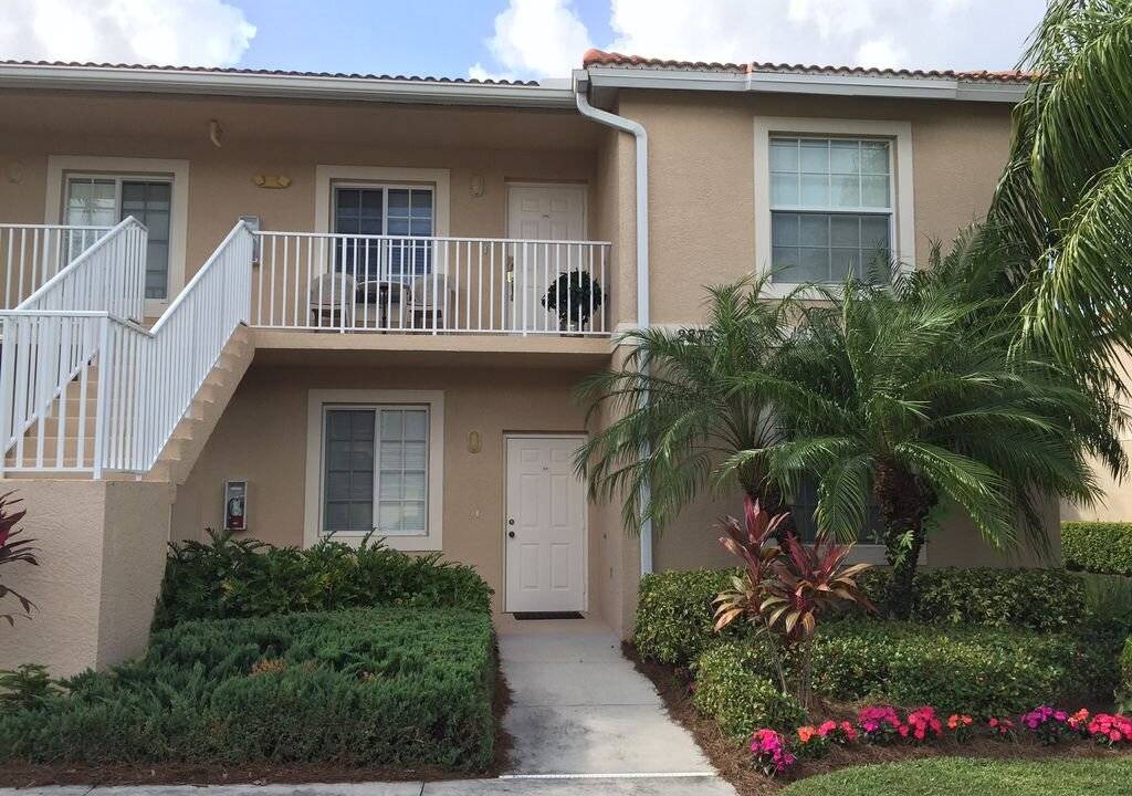Naples Condo | 128 m² Condo ∙ 2 bedrooms ∙ 6 guests