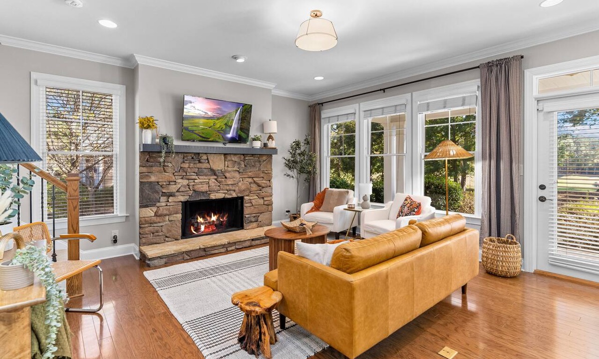 Reynolds Landing House | 12th Fairway Cottage at the Landing, Reynolds Lake Oconee. Lake Access!