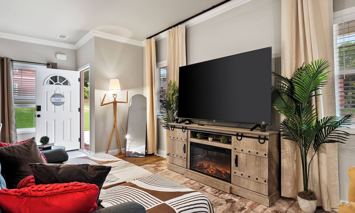 Athens House | 13 mins to Downtwn & Stadium - Game Room - Game Day