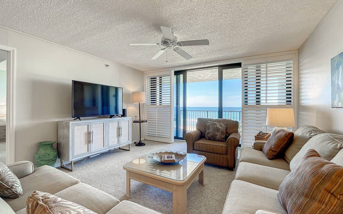 Bethune Beach Condo | 131 m² Condo ∙ 3 bedrooms ∙ 6 guests