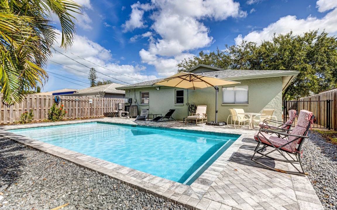 Naples Park House | 132 m² House ∙ 3 bedrooms ∙ 8 guests