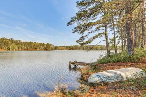 Batesburg House | 136 Private Acres: Lakefront Aiken County Home!