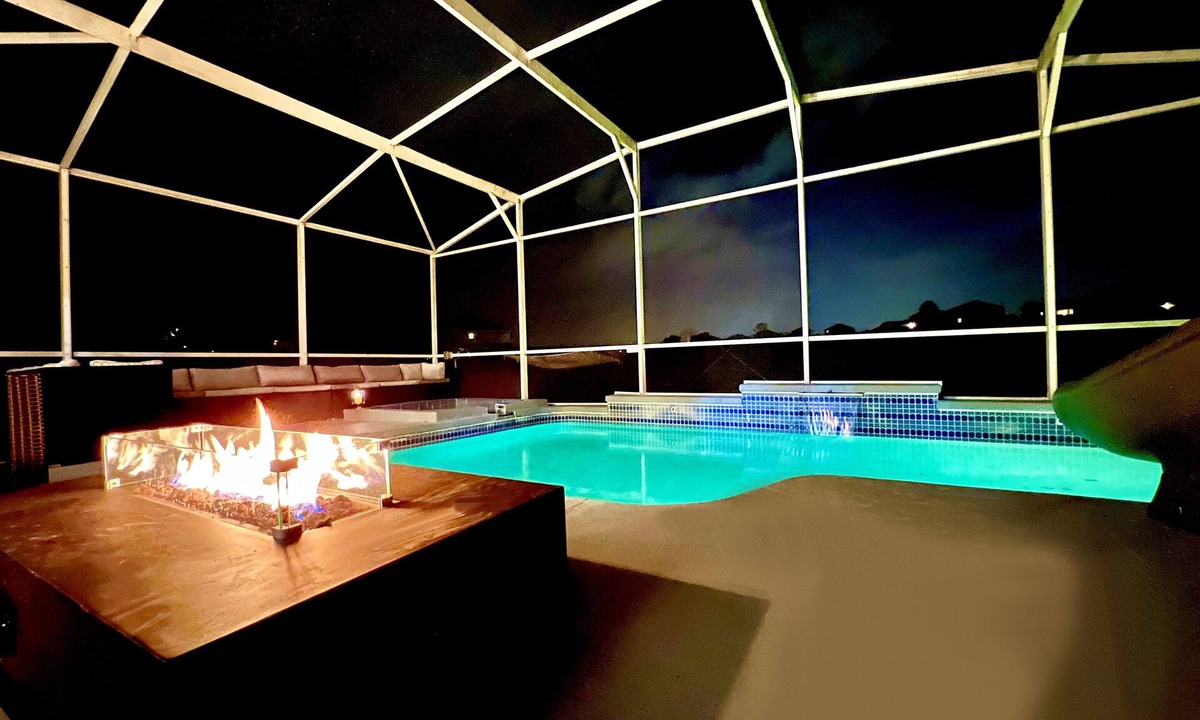 Highlands Reserve House | 14 room DisneyMansion by AmericanVacationLiving