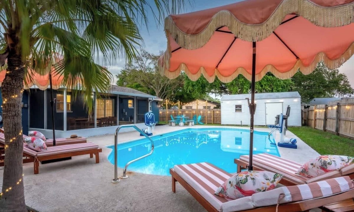 Seminole House | 15 Minutes to Beach,Heated Pool,Mini-golf,FirePit