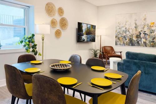 Conshohocken Apartment | 1500 Sq ft Space 2 Bed 2 Bath Large Kitchen