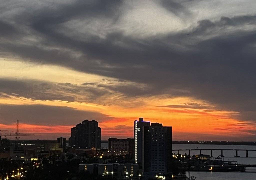 Dean Park Historic District Condo | 156 m² Condo ∙ 3 bedrooms ∙ 5 guests