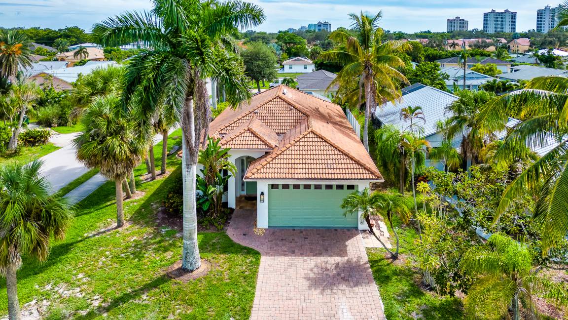 Naples Park House | 160 m² House ∙ 3 bedrooms ∙ 8 guests