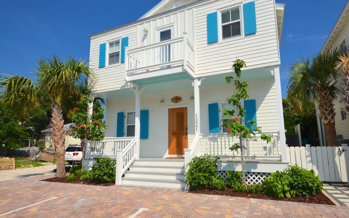 Uptown - Upper Duval House | 163 m² House ∙ 4 bedrooms ∙ 8 guests