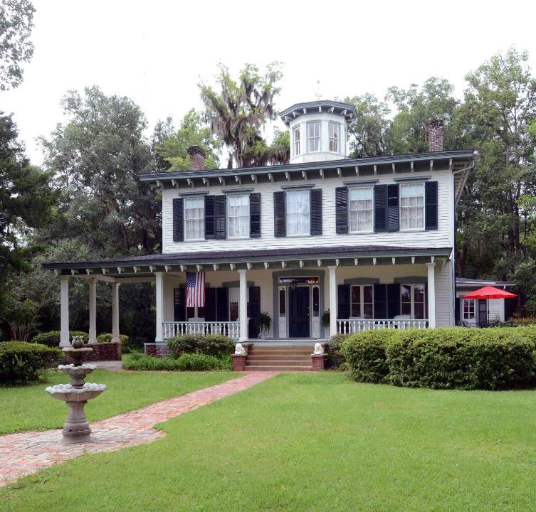 Monticello Bed & Breakfast | 1872 Denham Inn