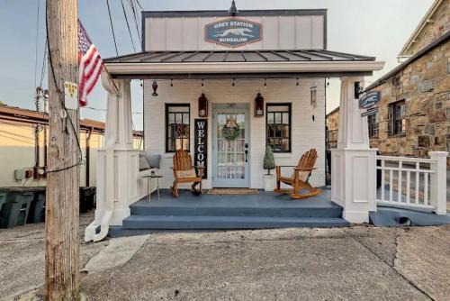 Blue Ridge Apartment | 1940's Historic Bungalow with King Bed and Pet Friendly