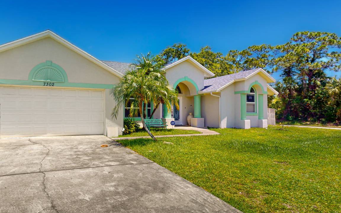 Lakewood Park House | 199 m² House ∙ 2 bedrooms ∙ 4 guests