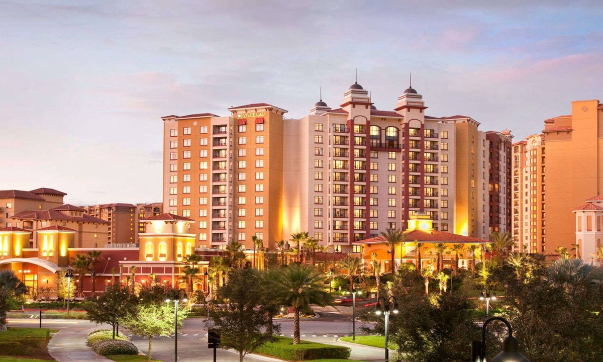 Lake Buena Vista Resort | 1BD/Orlando near Disney - 5 Pools, Hot Tub, Park Shuttle, and Games!