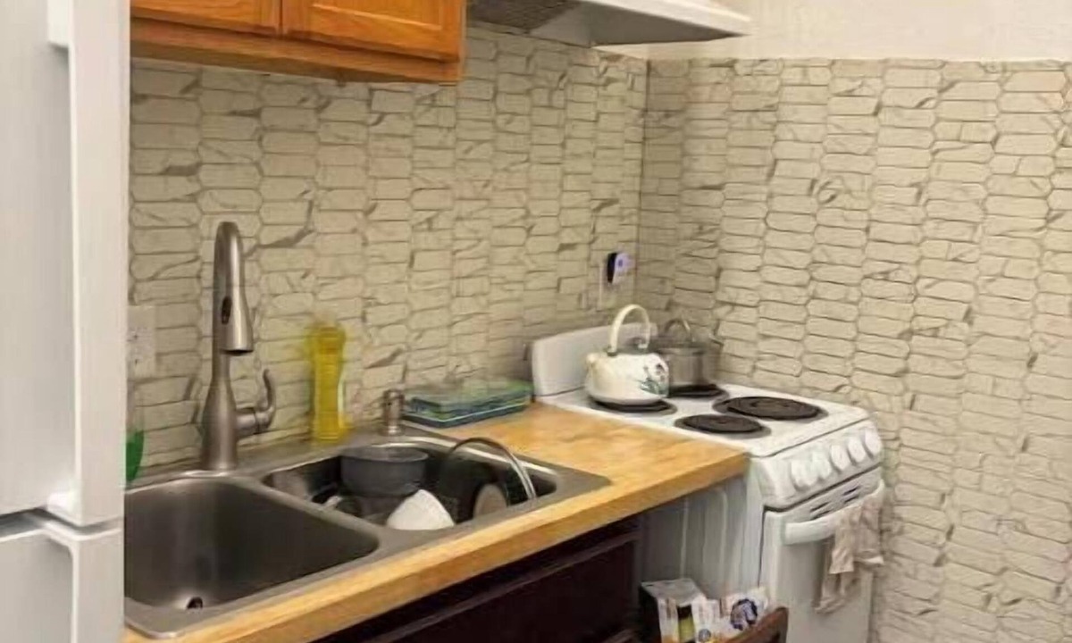 Frankford Apartment | 1Rear w/parking near Aria hosp