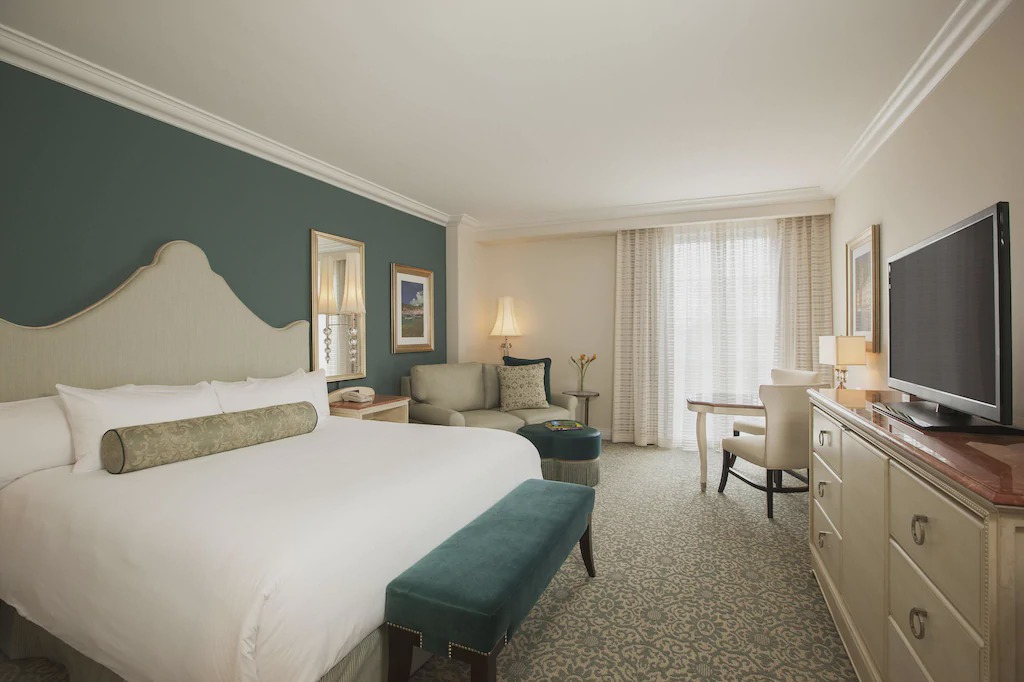 Florida Center Hotel | 2 Bedroom 3 Bathroom Villa Suite @ Universal's Loews Portofino Bay Hotel