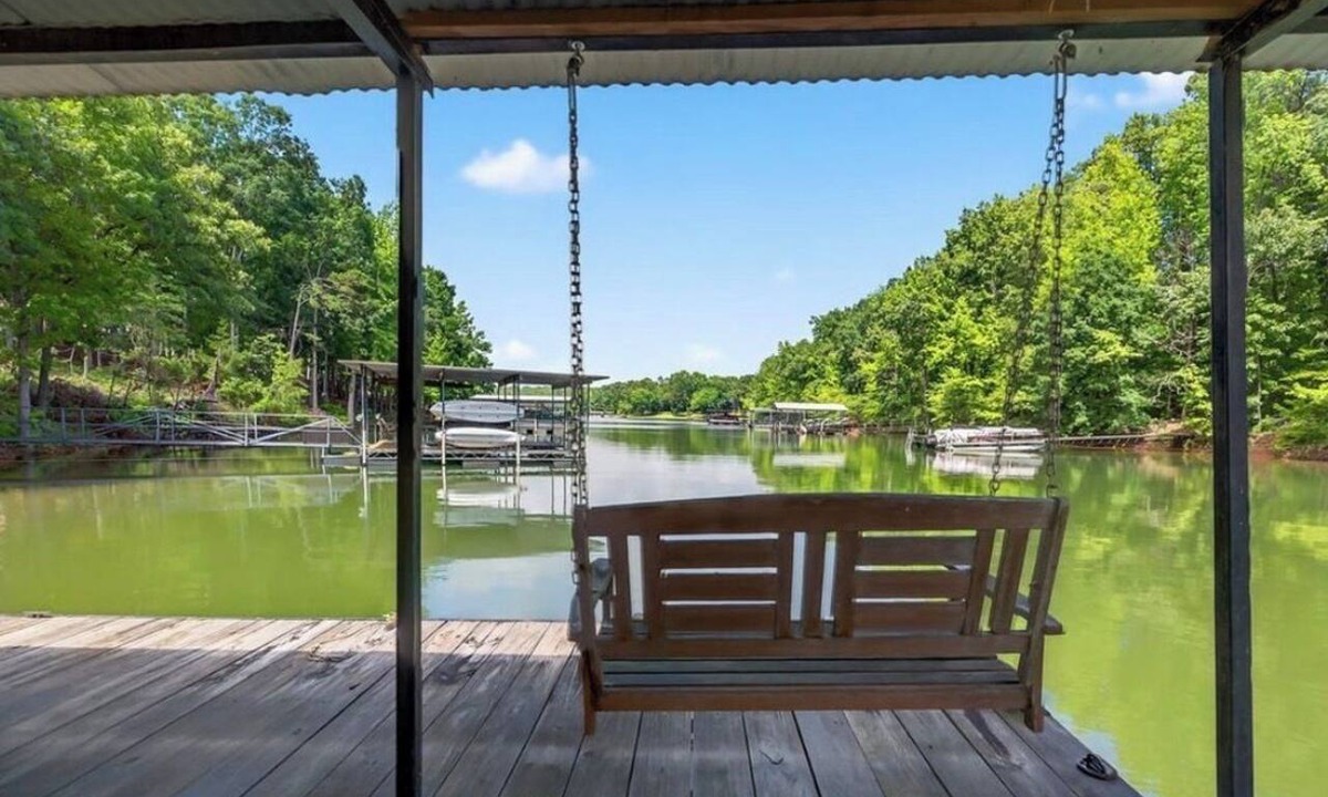 Townville Apartment | 2 bedroom apt, on Lake Hartwell paved path to private shared dock by Clemson
