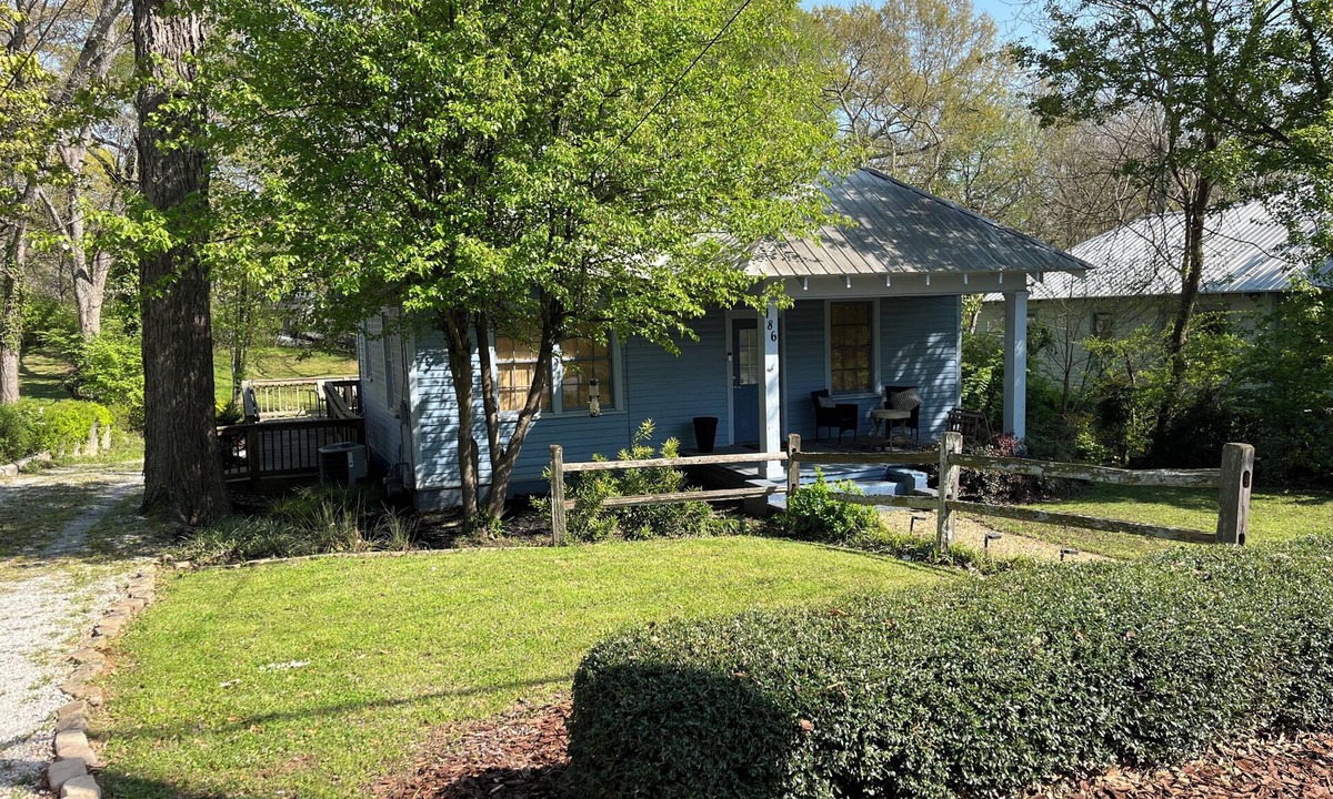 Athens House | 2-bedroom Athens house near downtown and campus