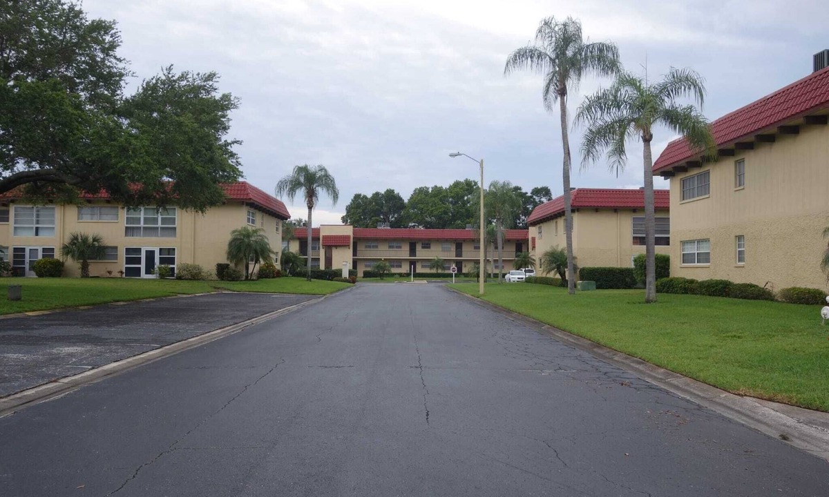Clearwater Condo | 2 bedroom condo in Largo Florida.Clearwater (3 month minimum)