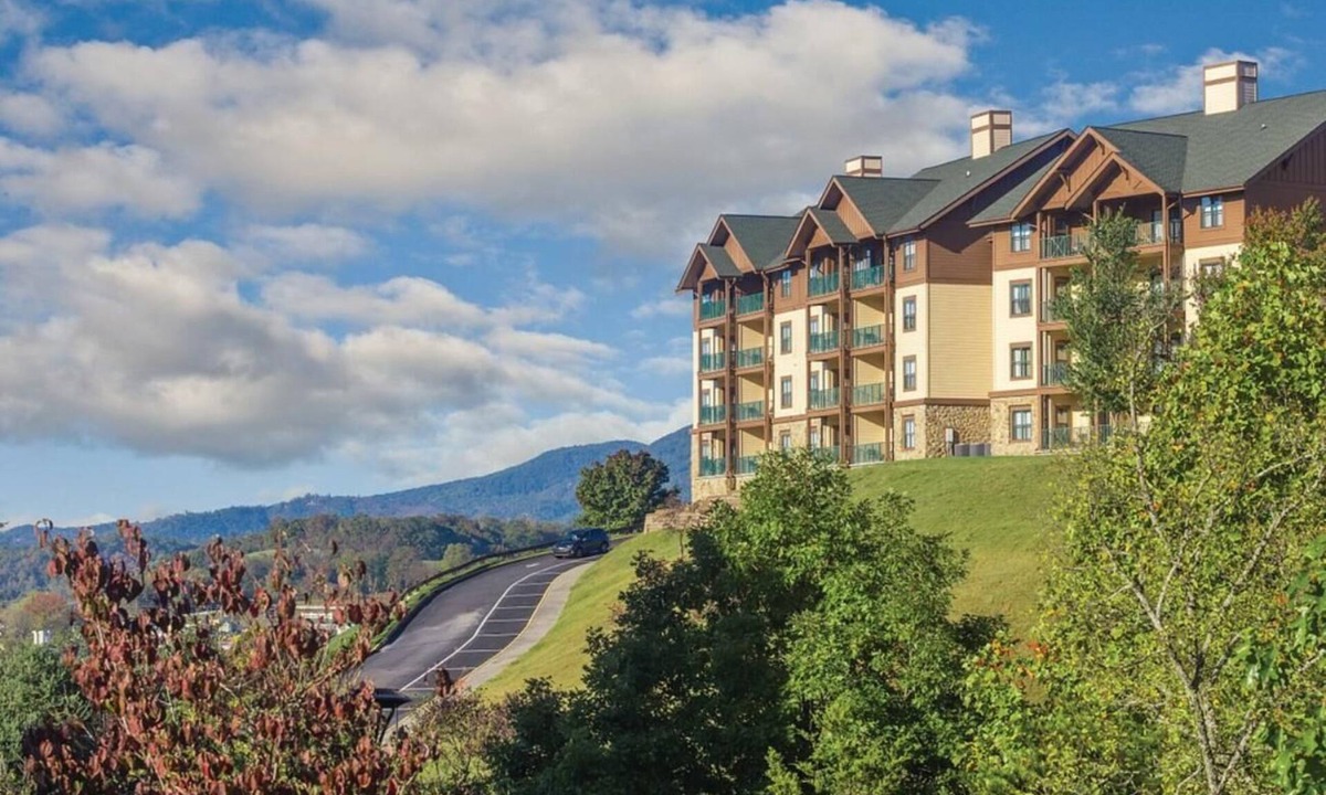 Sevierville Resort | 2 Bedroom Deluxe in the Beautiful Smoky Mountains!
