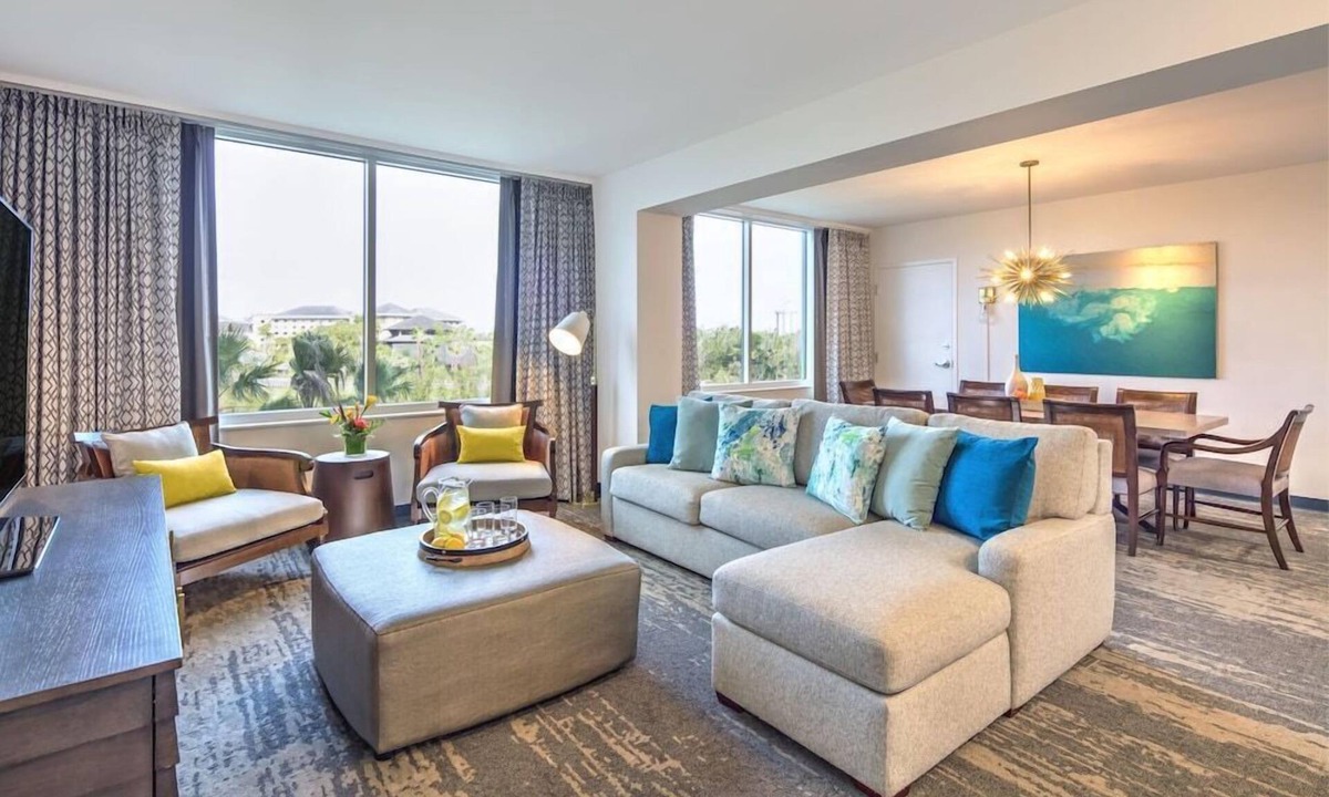 Florida Center Hotel | 2-Bedroom Suite at a 4⭐️ Hotel