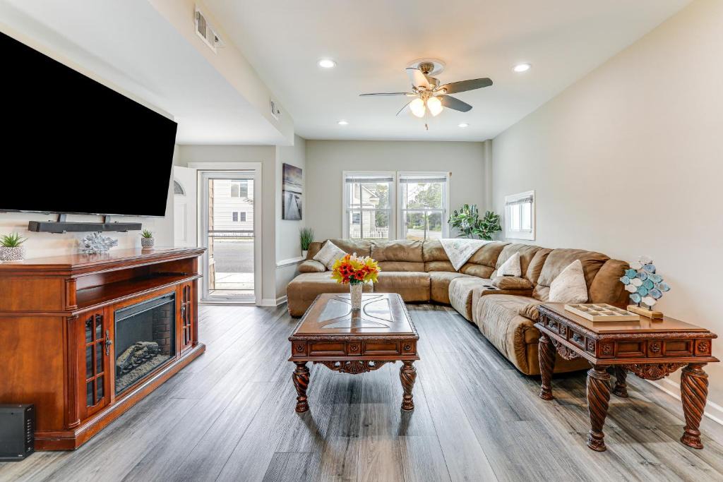 Ocean Gate Apartment | 2 Blocks to Beach: Apt w/Grill in Ocean Gate!