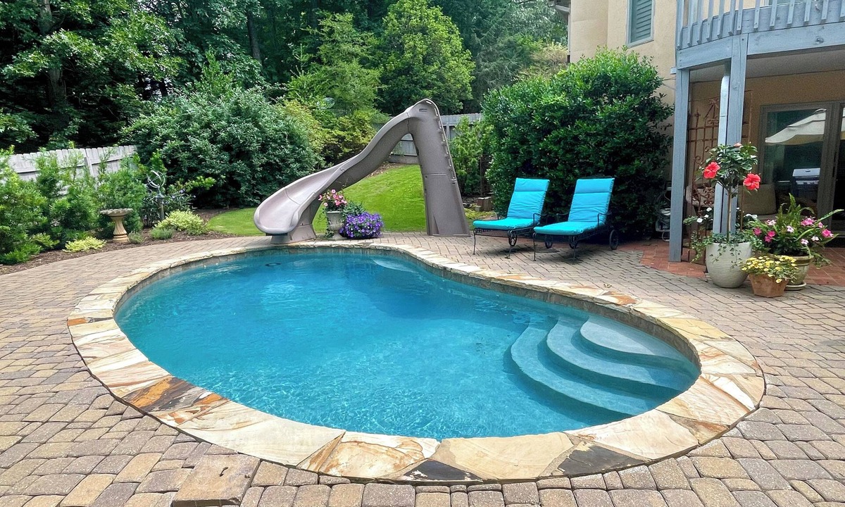 Flowery Branch House | 2 BR Hidden Gem with Lake Access, Pool & Hot Tub 15 Min from Lanier Islands