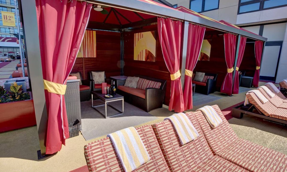 Atlantic City Hotel | 2 Double Bed Room, Golden Nugget, Rooftop Deck, Casino Access, Central Location
