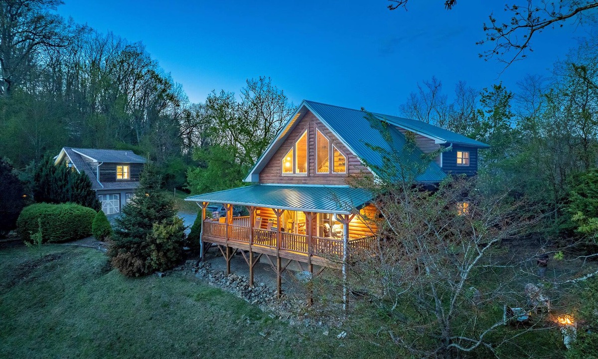 Waynesville Cabin | 2-Homes at Smoky Mountain with Breathtaking Views