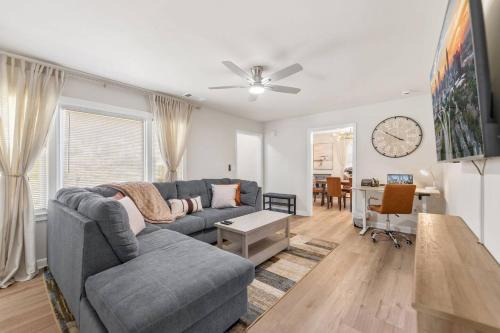 Westview House | 2 Kitchens & 2 Living Rooms Near Mercedes Benz Stadium, Perfect for World Cup!