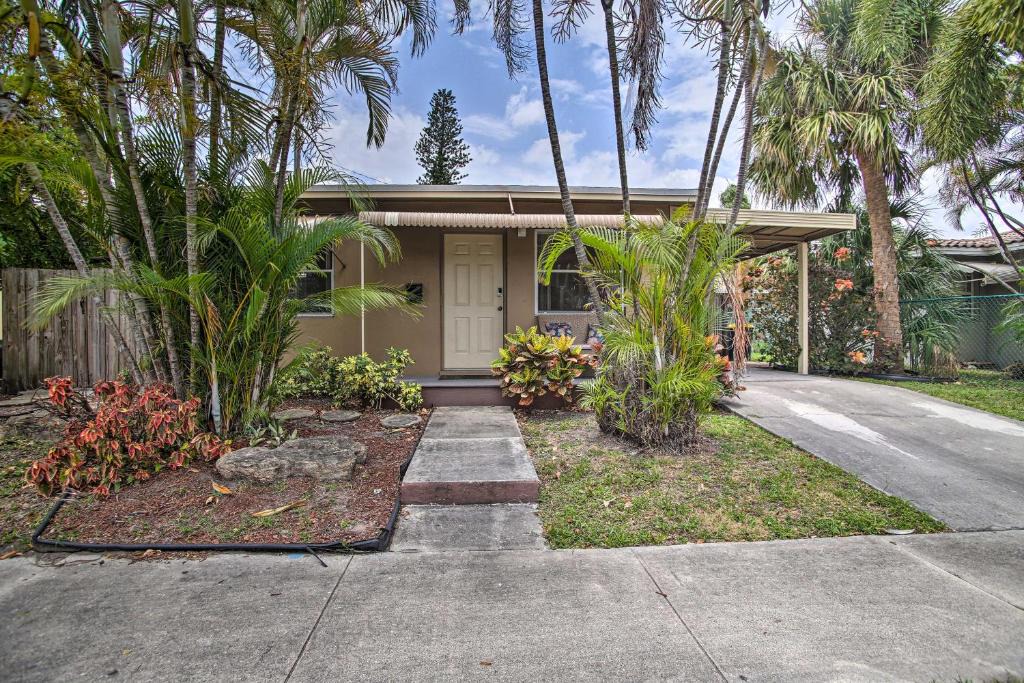 Dania Beach House | 2 Mi to Boardwalk Home with Grill in Dania Beach!