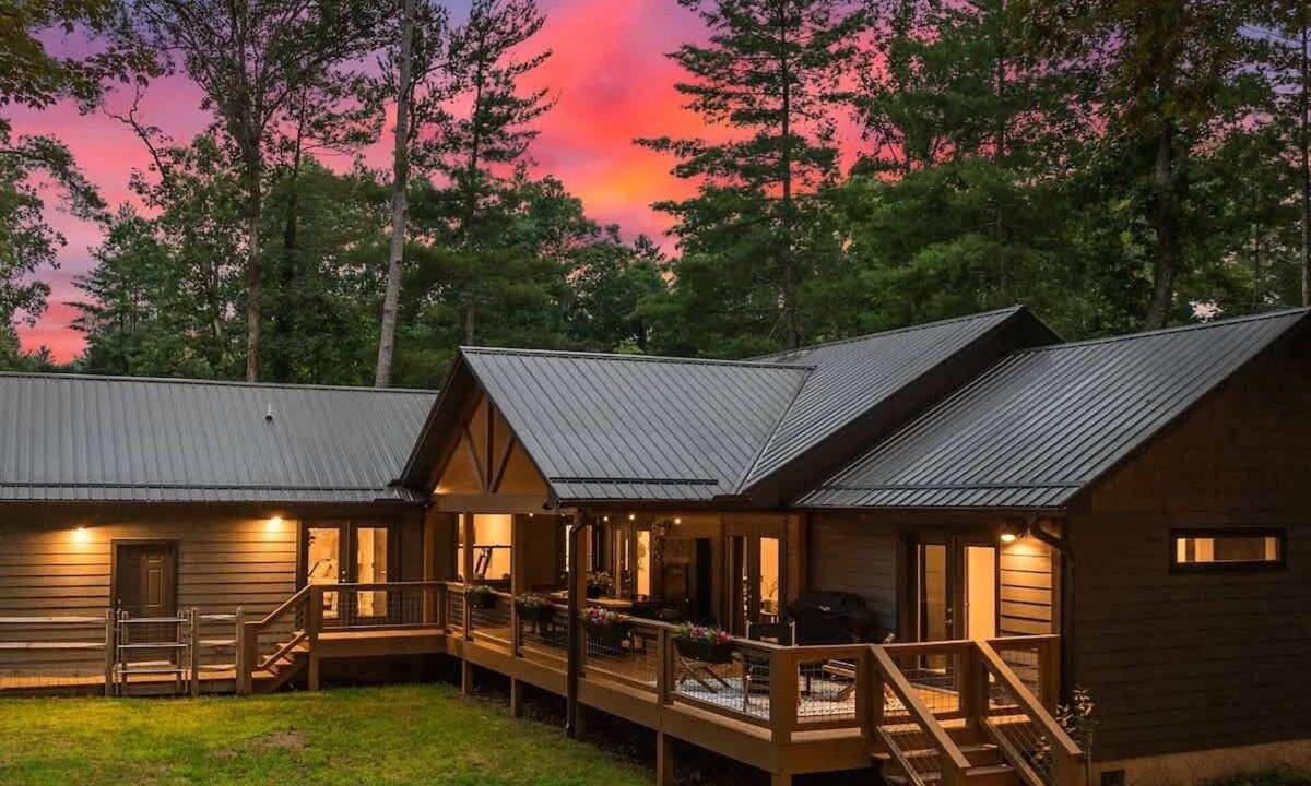 Asheville House | 2 mi. to Downtown Game Room Sauna HotTub FirePit